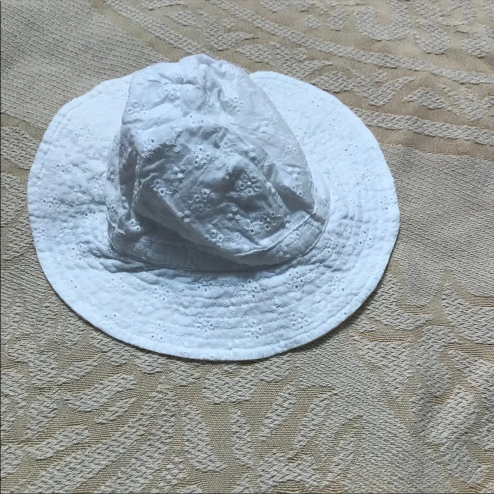 The Children’s Place summer hat.